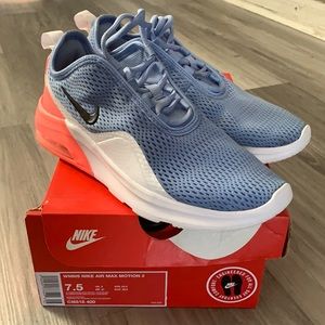 Nike Air Max Motion 2 women’s